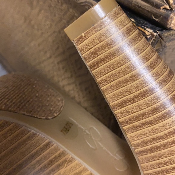 SOLD!!!SOLD!!!SOLD!!!Women platform style wedge heels size in perfect condition - Picture 5 of 8